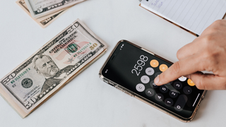 Smartphone Prices Are Out of Control. Here Are the Budget Phones That Don’t Suck, According to Gizmodo